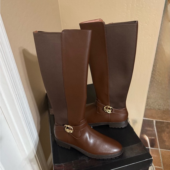 Coach Farrah Walnut Brown
Leather Long Riding Boots
New In Box, size 9 - Picture 1 of 4